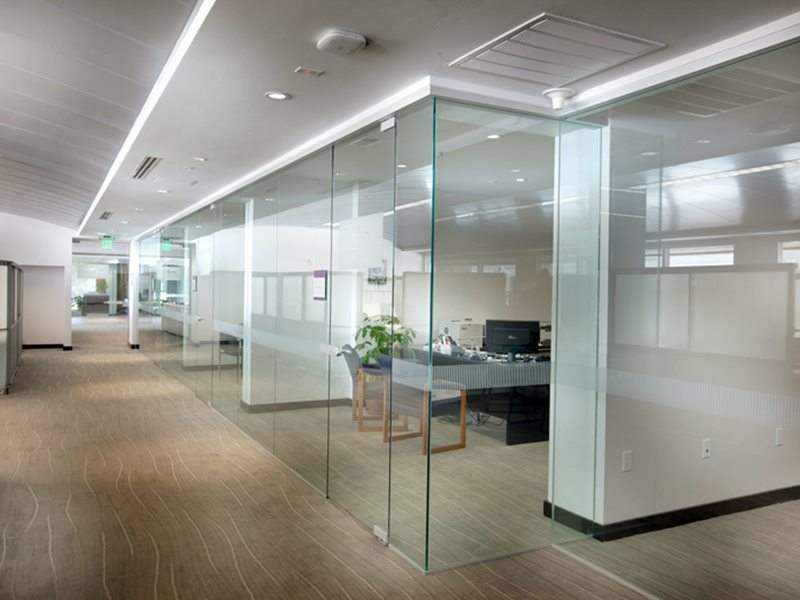 Cubicle Kantor Kaca Bening