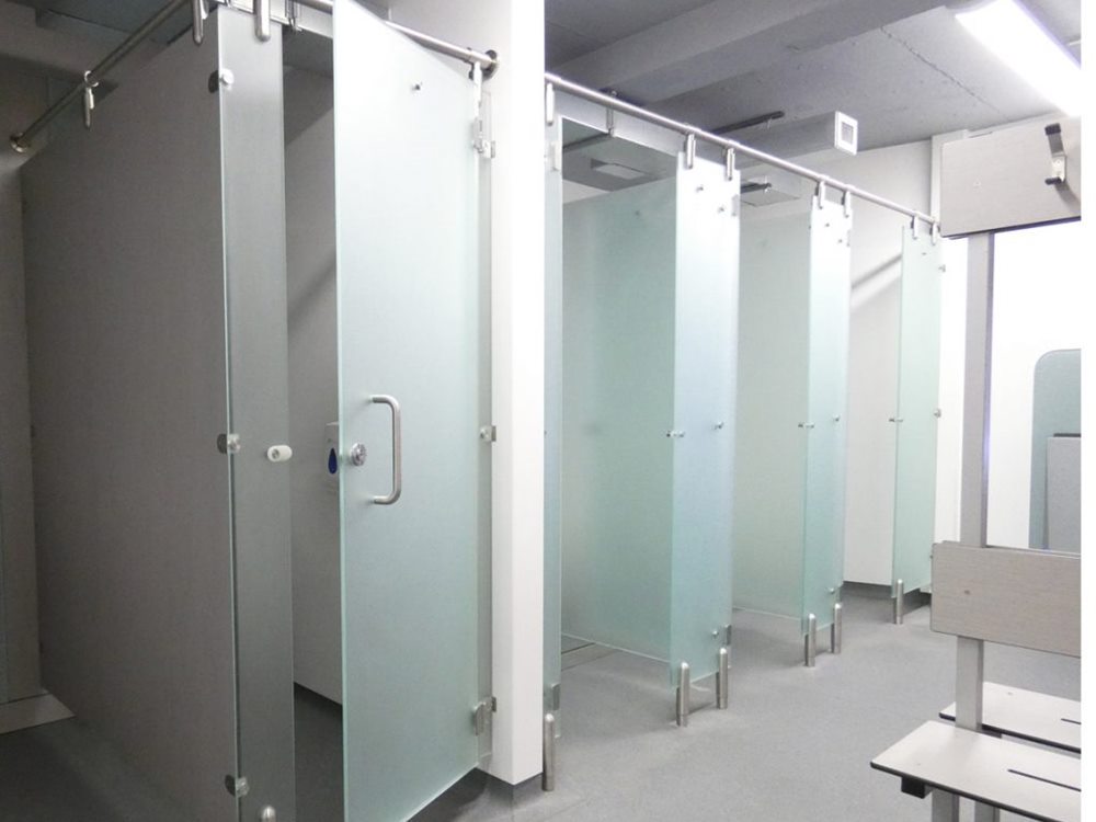 Cubicle Toilet Kaca Laminated